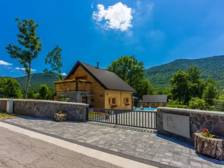 Mali Medo – Maison luxe bois avec wellness, Gospić : photo 4