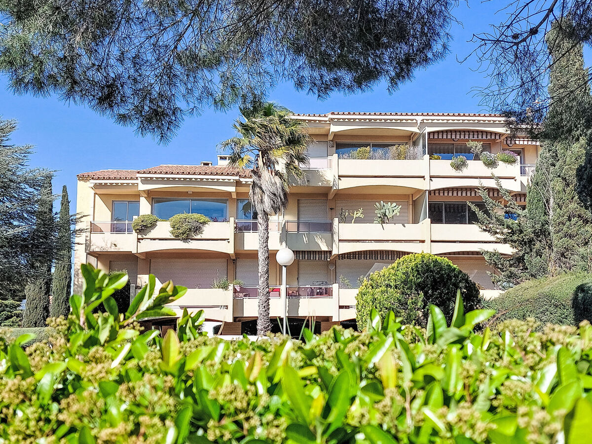 Studio Les Jardins du Soleil, vue mer à Six Fours - Photo 1