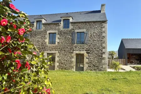Location maison à Corseul, Joli gîte de vacances à Corseul