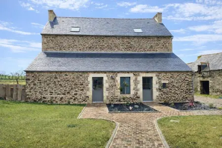Maison 10 personnes avec jardin à Corseul : photo 2