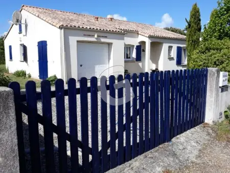 Location maison à Angles , Maison 4 pers avec jardin privé et parking, proche mer - Angles