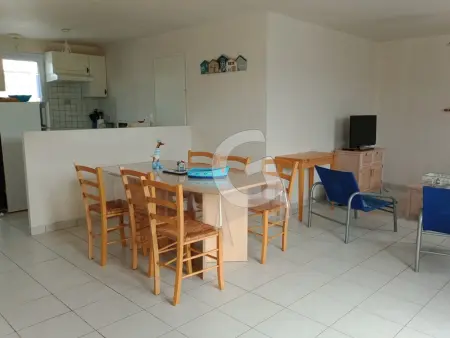Charmante maison pour 4 personnes avec terrasse, à 1,8 km de la plage et proche des commodités - Photo 3