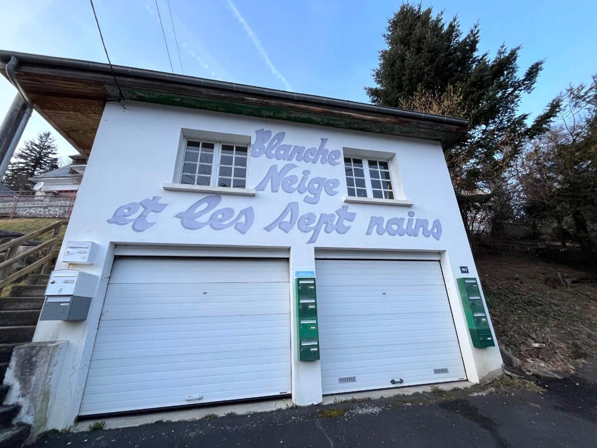 T2 52m² La Bourboule, terrasse sud, garage vélos - Photo 16