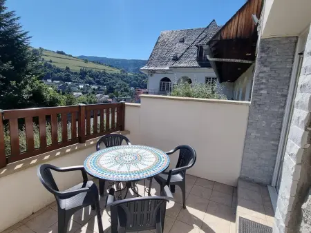 Location appartement à La Bourboule, Agréable T2 à La Bourboule, Terrasse Sud, WiFi, Parking