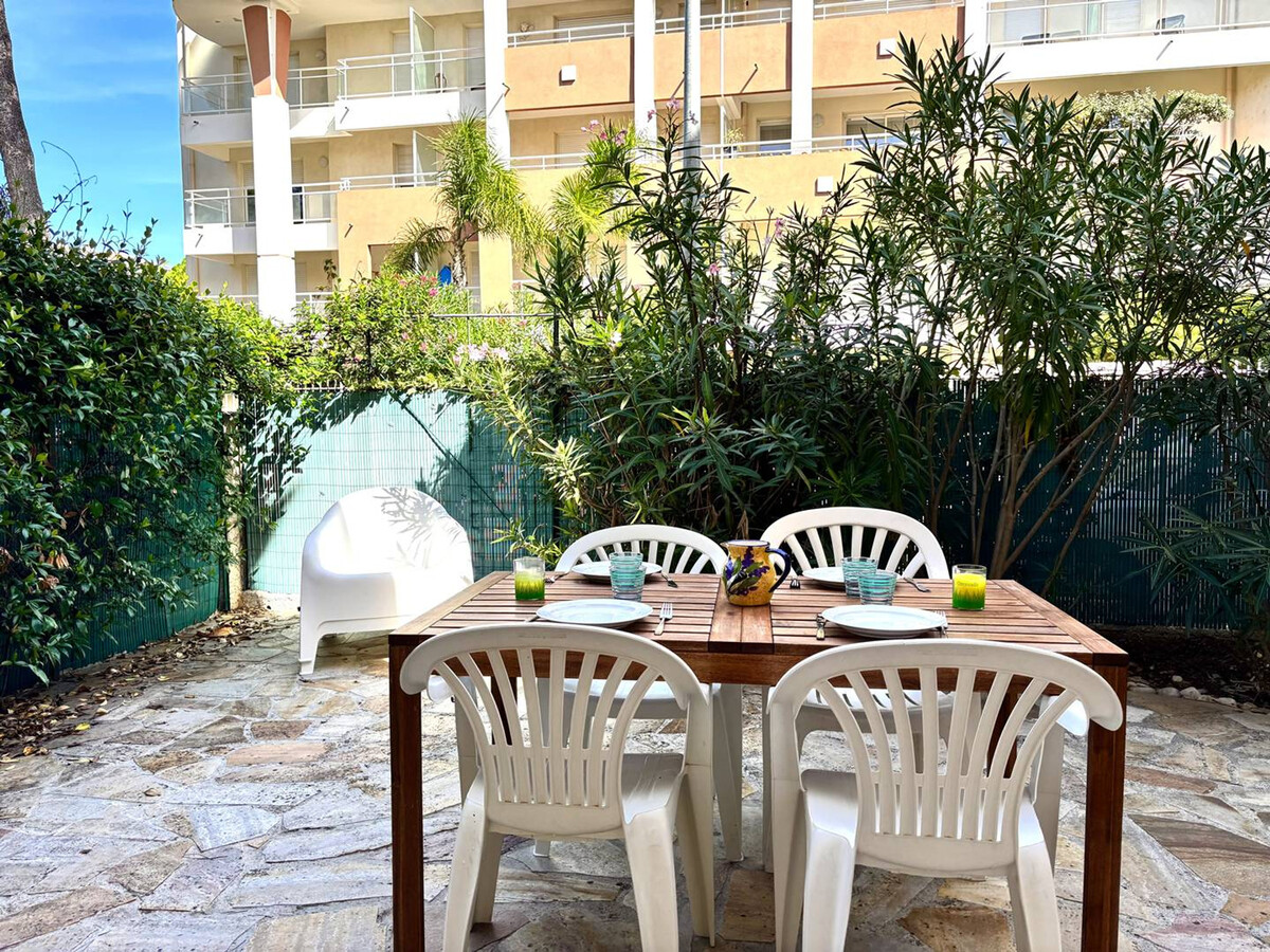 T2 40m² rez-de-jardin avec terrasse 28m² à Hyères - Photo 2