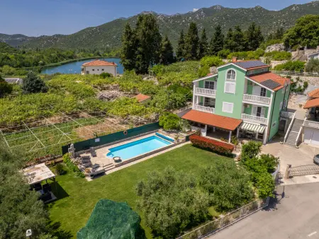 Maison Solo : 10 chambres, piscine et vue lac à Ploče : photo 5