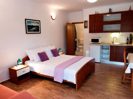 Maison Solo : 10 chambres, piscine et vue lac à Ploče : photo 16