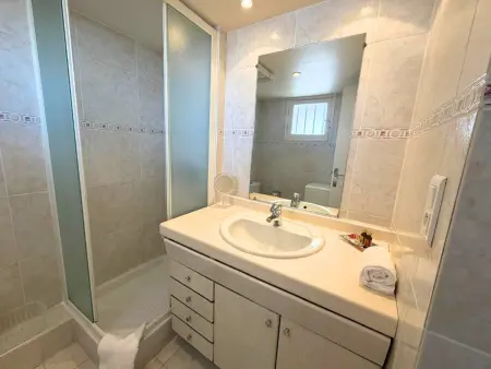 Studio mezzanine climatisé accès direct plage Port Grimaud : photo 10