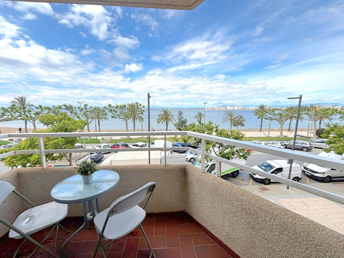 Appartement front de mer avec balcon à Roses - Photo 10