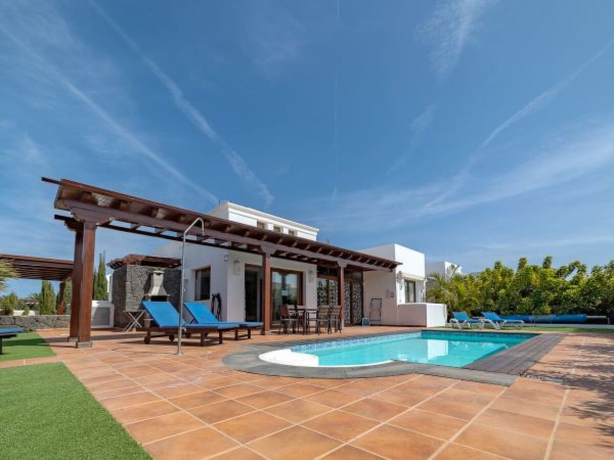 Villa Alegría – 4 chambres avec piscine chauffée à Playa Blanca - Photo 1