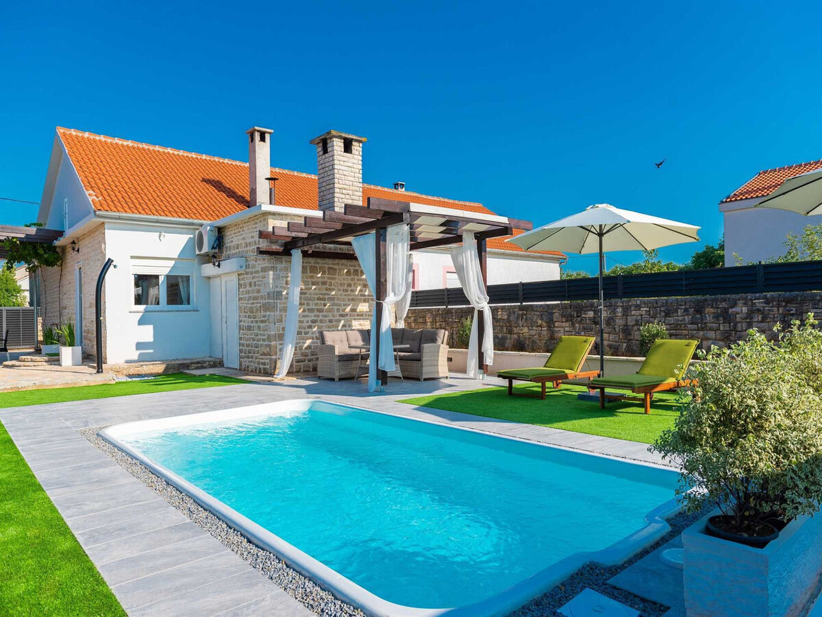 Maison Marcella à Pridraga avec piscine privée - Photo 1