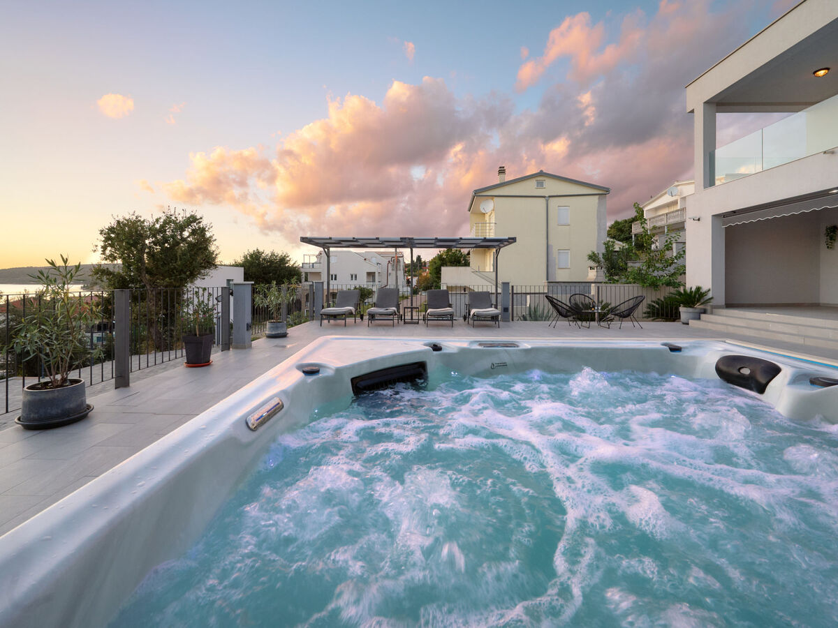 Villa Katharina à Rovanjska : 4 chambres, piscine privée, plage à 70m - Photo 12