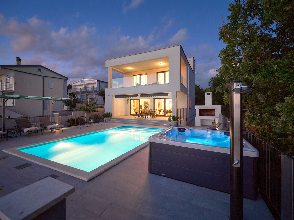 Villa Katharina à Rovanjska : 4 chambres, piscine privée, plage à 70m - Photo 16