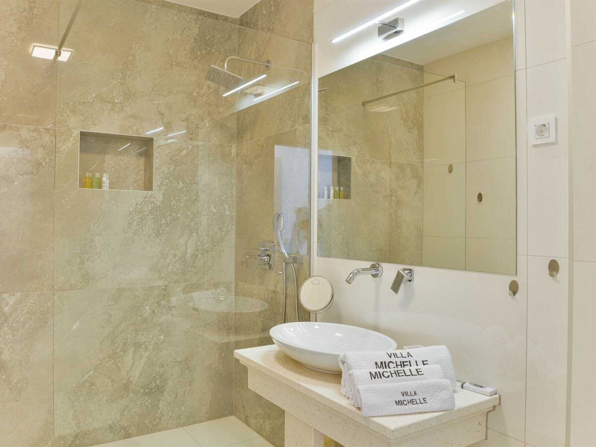 Villa Michele, 4 chambres avec piscine privée à Rovanjska - Photo 32