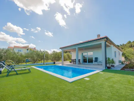 Maison Bonato avec piscine privée à Krneza