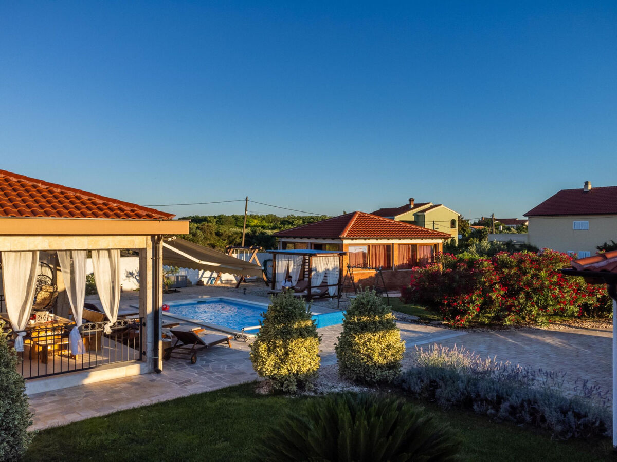 Maison Beti avec piscine chauffée à Vrsi - Photo 23