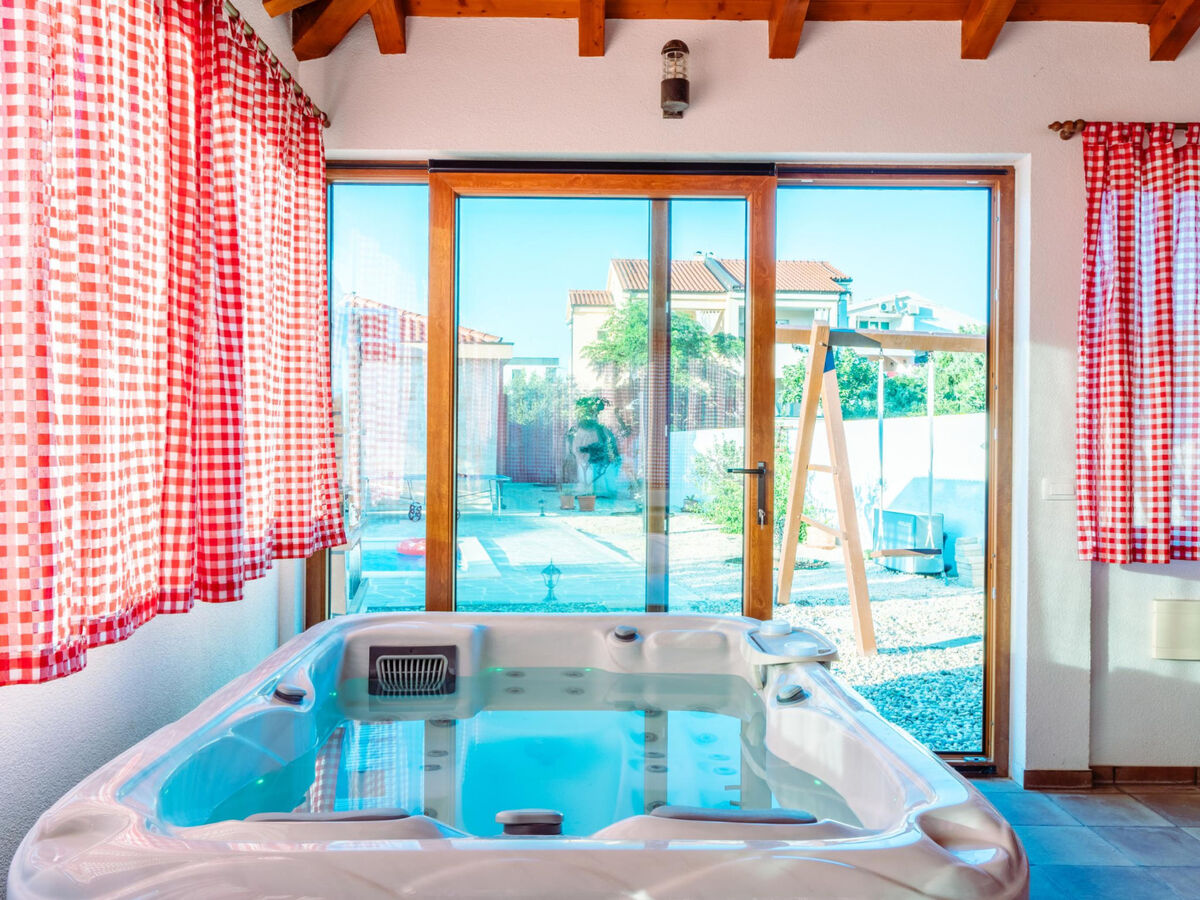 Maison Beti avec piscine chauffée à Vrsi - Photo 25
