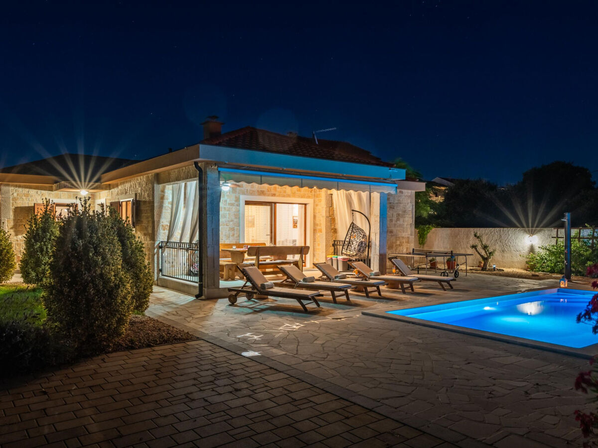 Maison Beti avec piscine chauffée à Vrsi - Photo 54