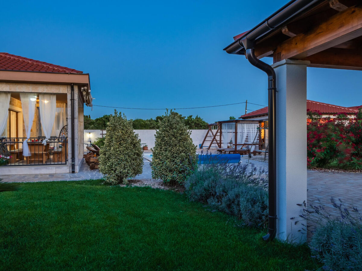 Maison Beti avec piscine chauffée à Vrsi - Photo 60