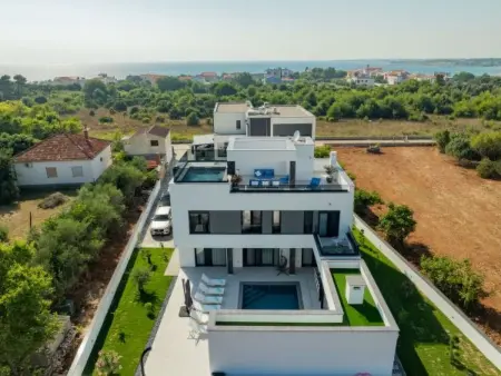 Location maison à Nin, Villa Elena with two pools and spa