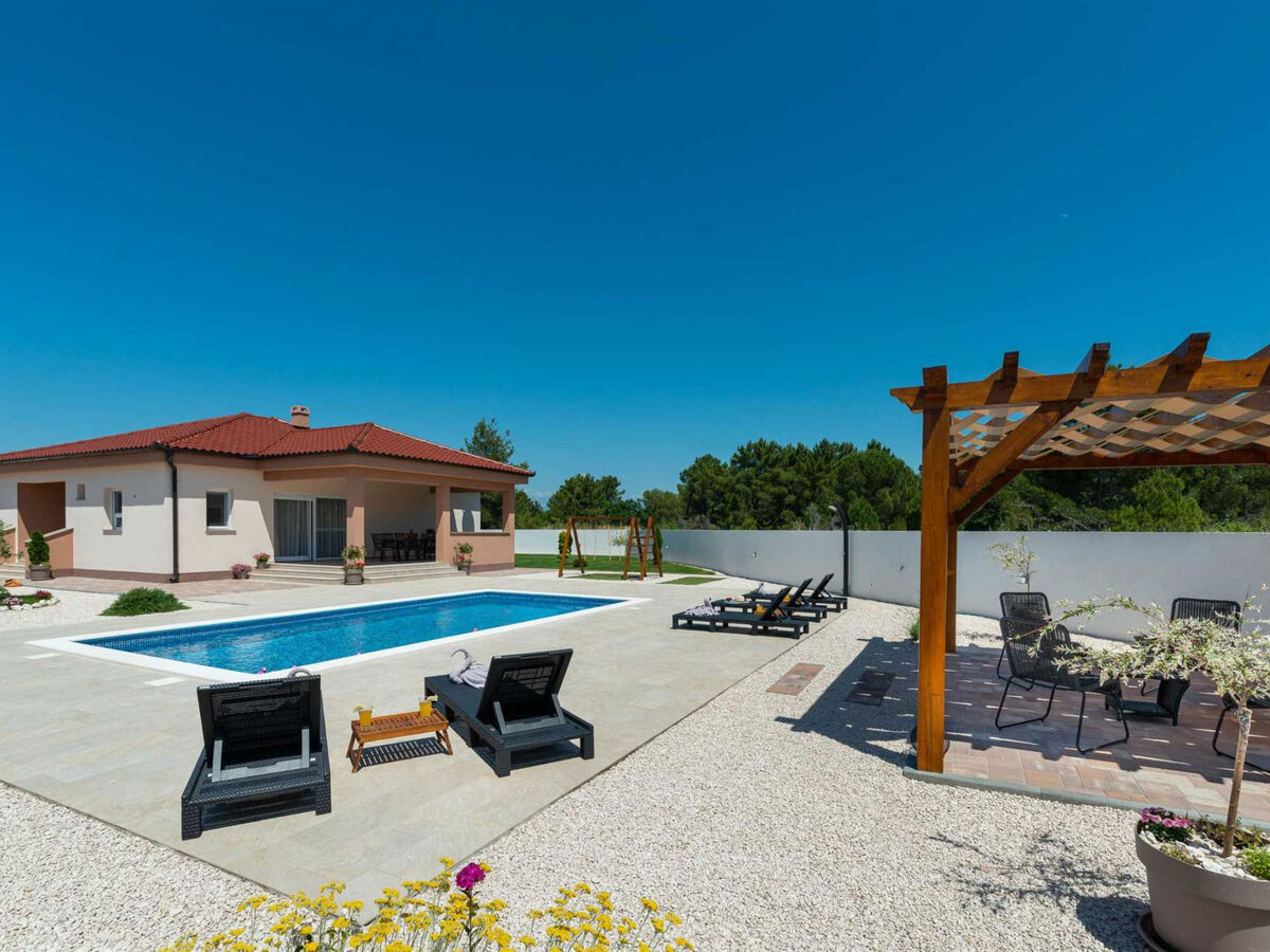 Villa First Hill avec piscine chauffée à Nin - Photo 5