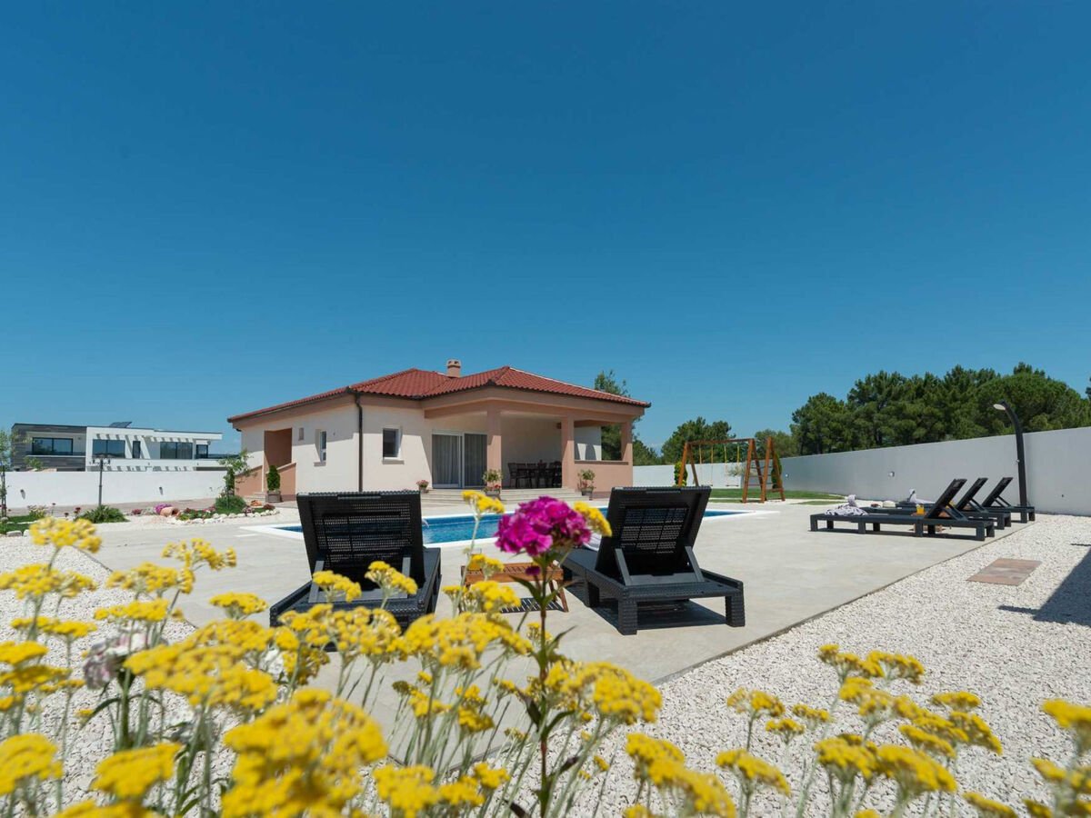Villa First Hill avec piscine chauffée à Nin - Photo 6