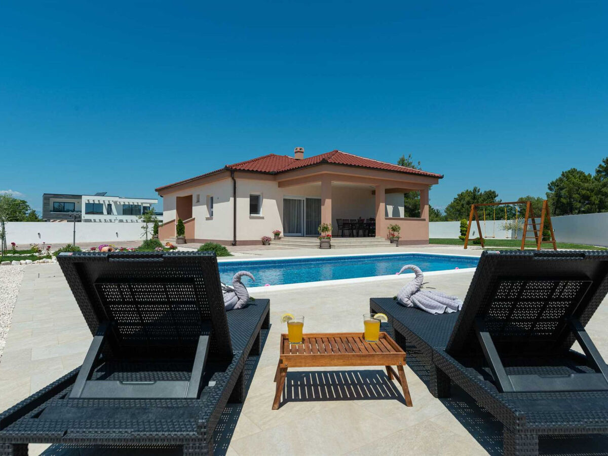 Villa First Hill avec piscine chauffée à Nin - Photo 7