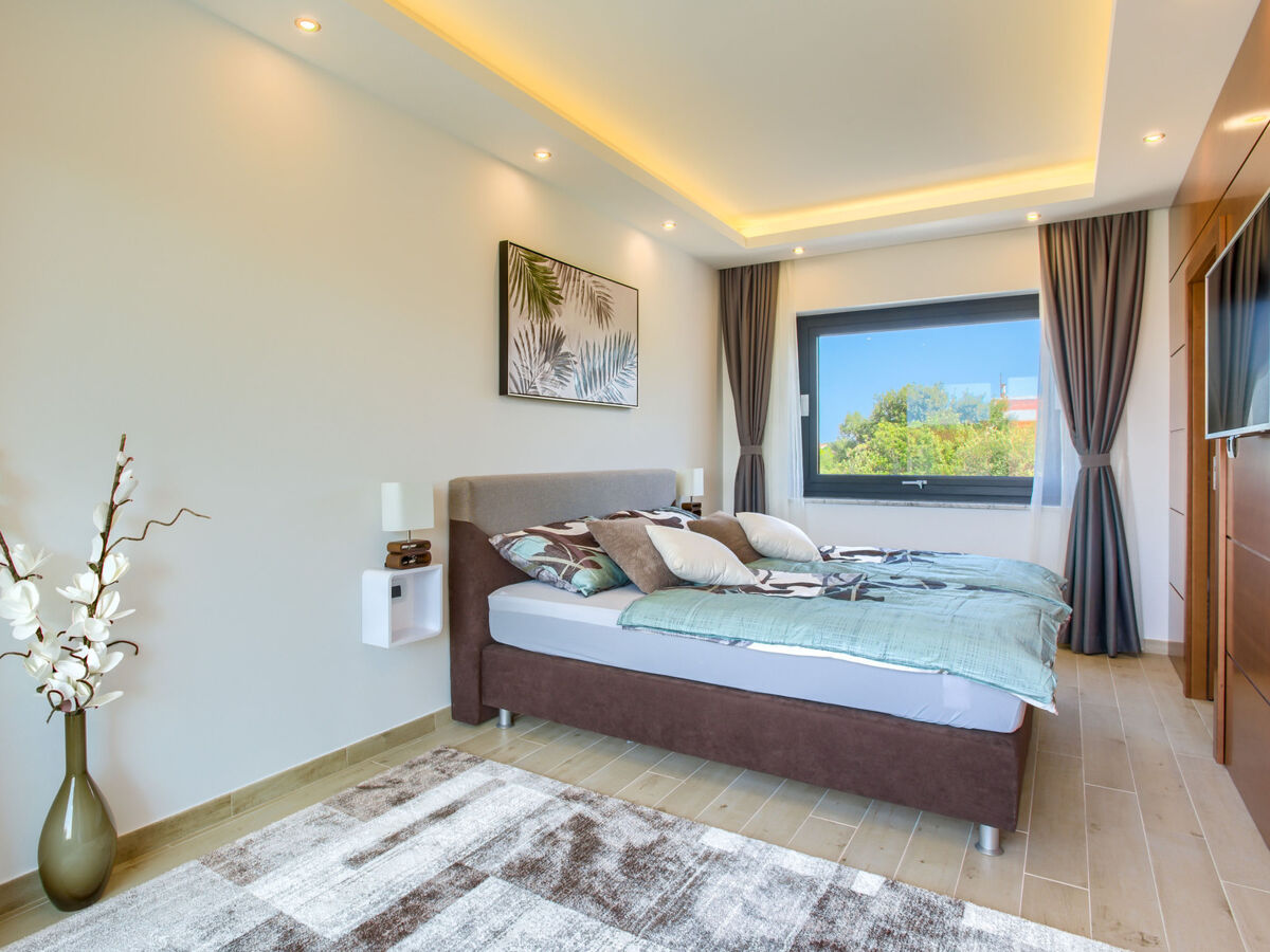 Villa Tamaria avec piscine chauffée à Nin - Photo 15