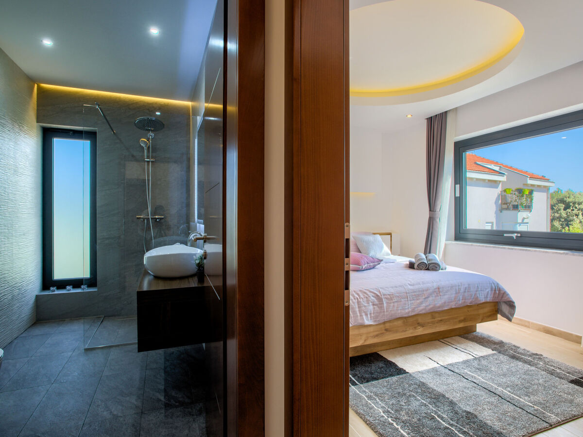 Villa Tamaria avec piscine chauffée à Nin - Photo 24