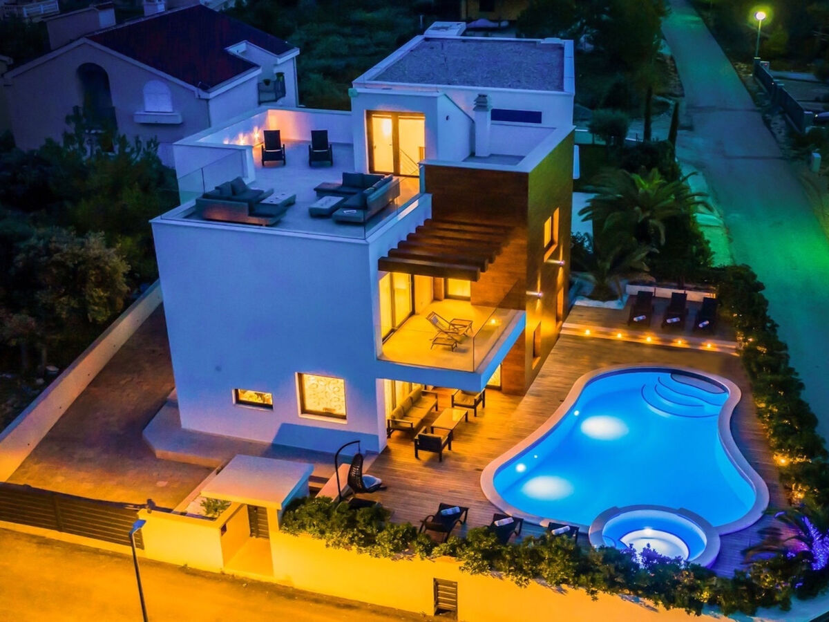 Villa Tamaria avec piscine chauffée à Nin - Photo 37