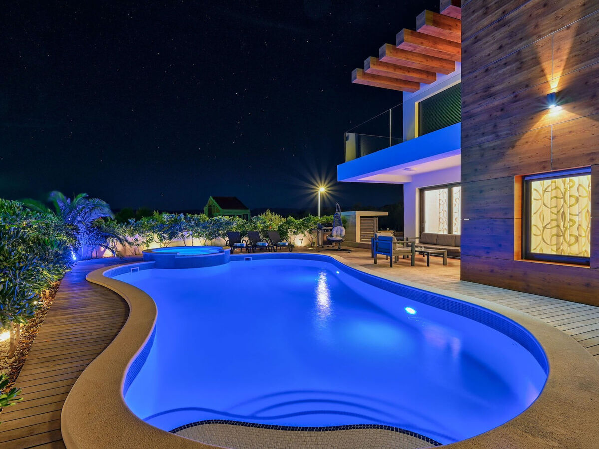 Villa Tamaria avec piscine chauffée à Nin - Photo 38
