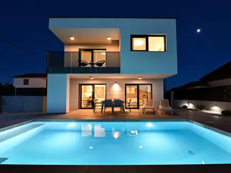 Villa Nostro Porto avec piscine chauffée à Kožino