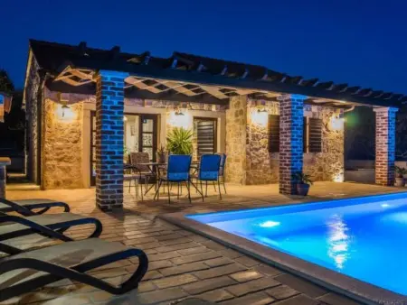 Stone Villa Petit Rustica with heated pool, Maison 6 personnes à Zadar Bibinje - Photo 18