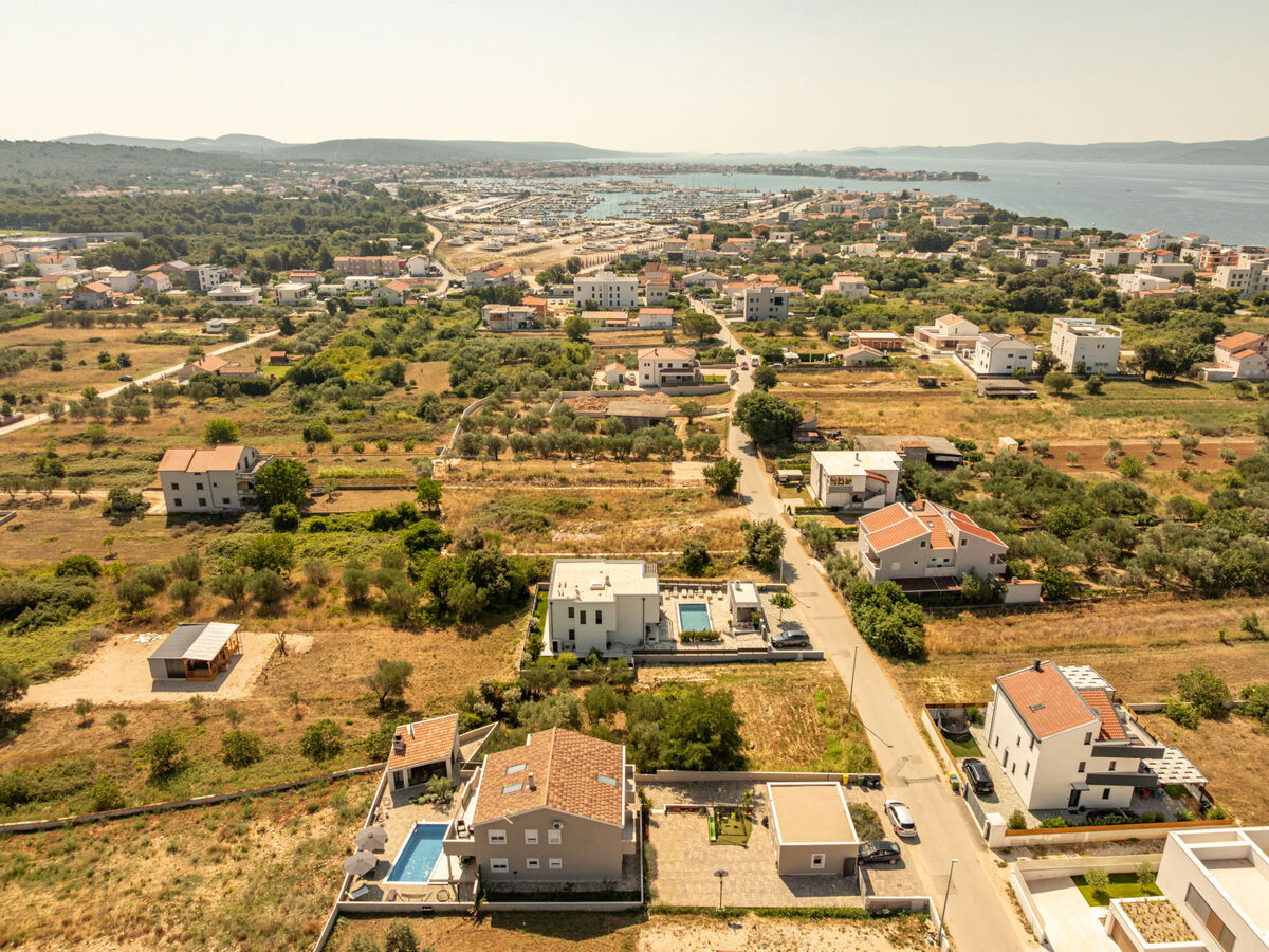 Maison Solea avec piscine privée pour 14 à Bibinje - Photo 8