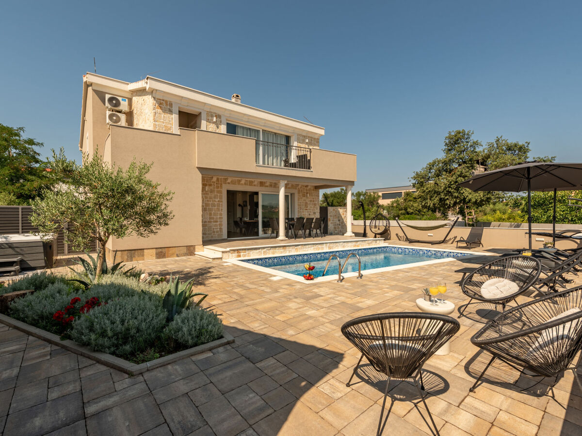 Maison Solea avec piscine privée pour 14 à Bibinje - Photo 12