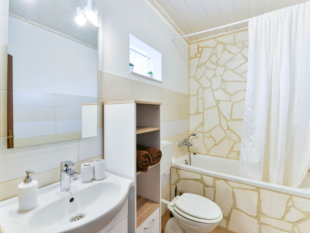 Stone Villa Mia avec piscine privée à Debeljak - Photo 33