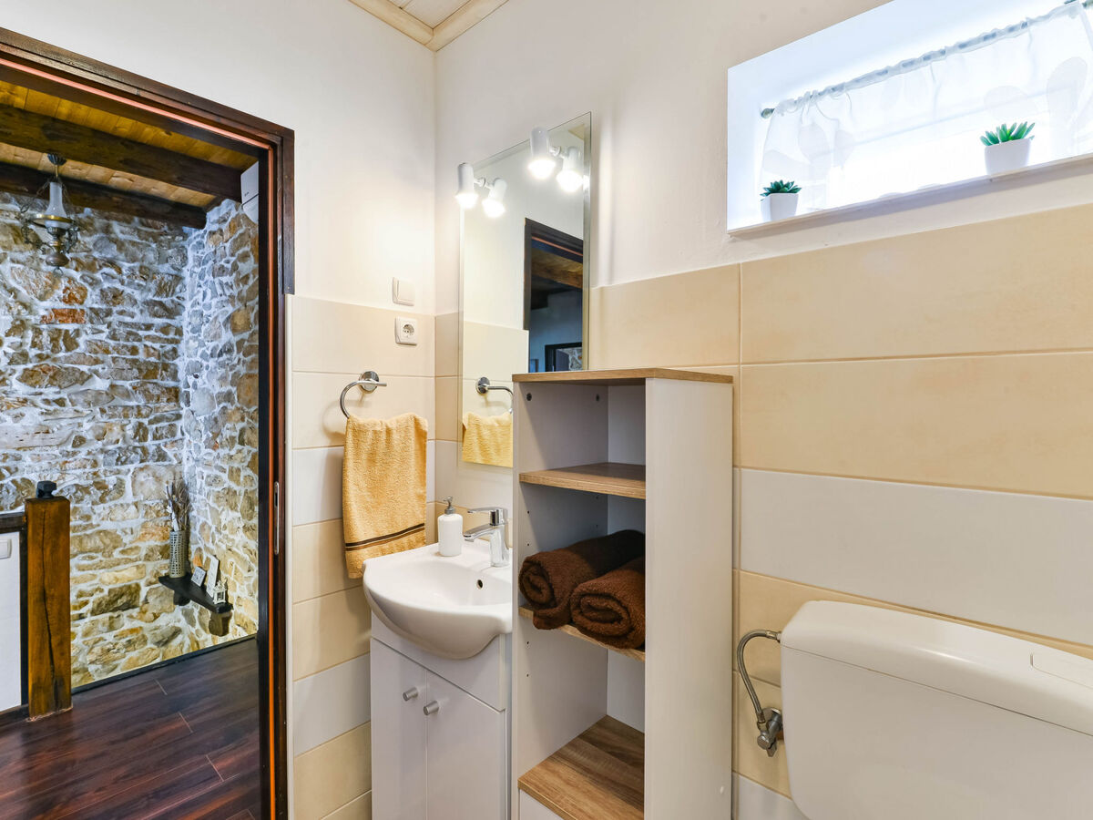 Stone Villa Mia avec piscine privée à Debeljak - Photo 34