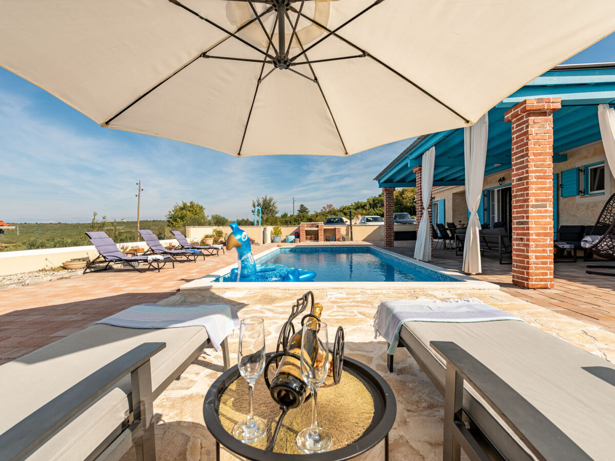 Villa Jurenda avec piscine chauffée à Debeljak - Photo 7