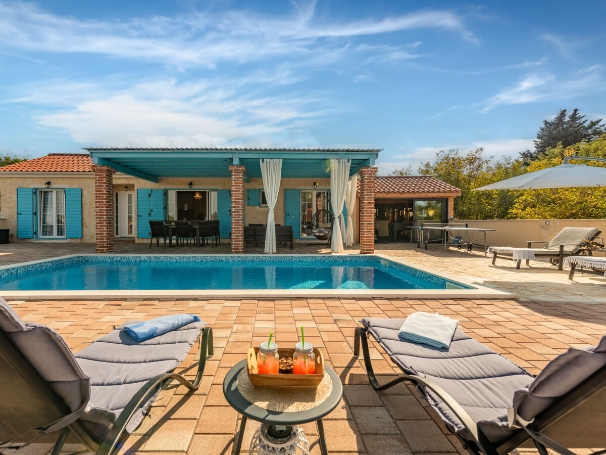 Villa Jurenda avec piscine chauffée à Debeljak - Photo 8