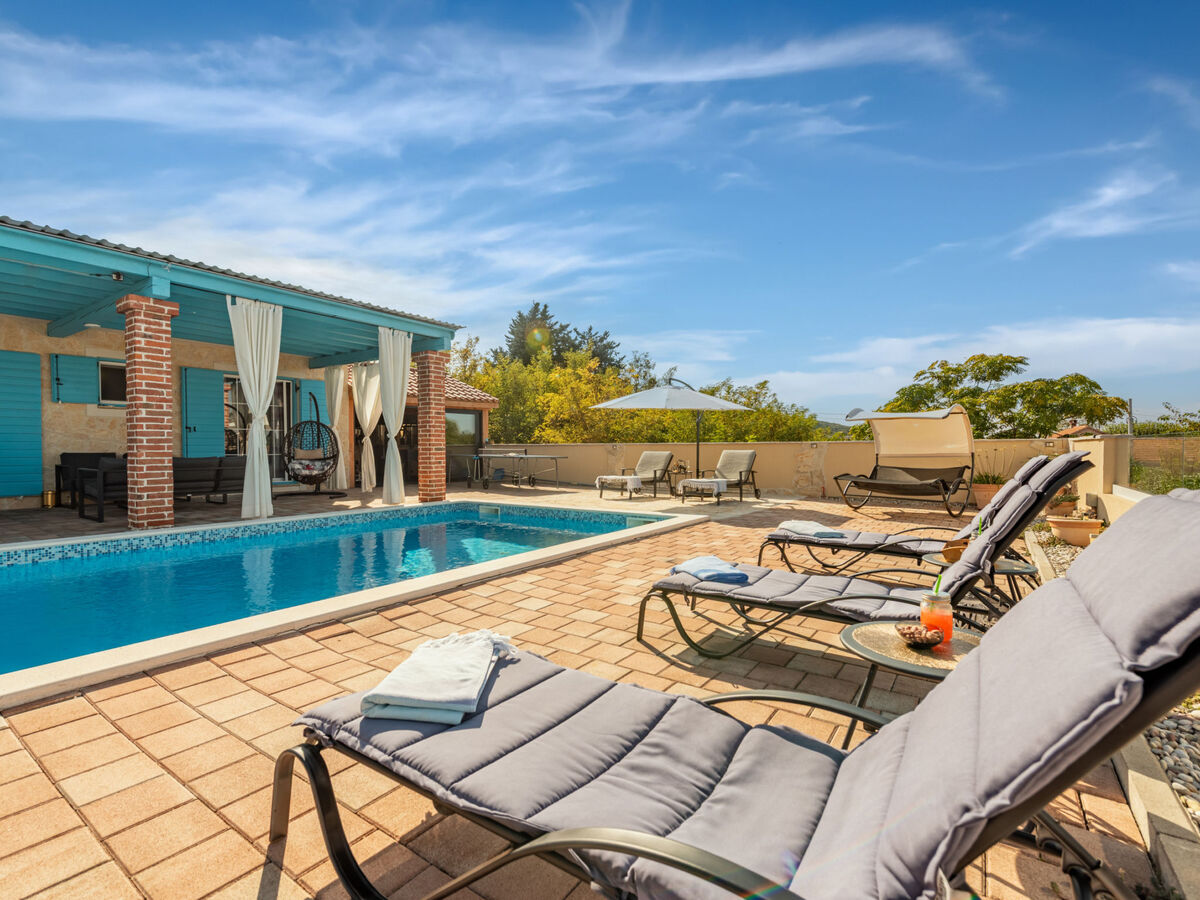 Villa Jurenda avec piscine chauffée à Debeljak - Photo 9