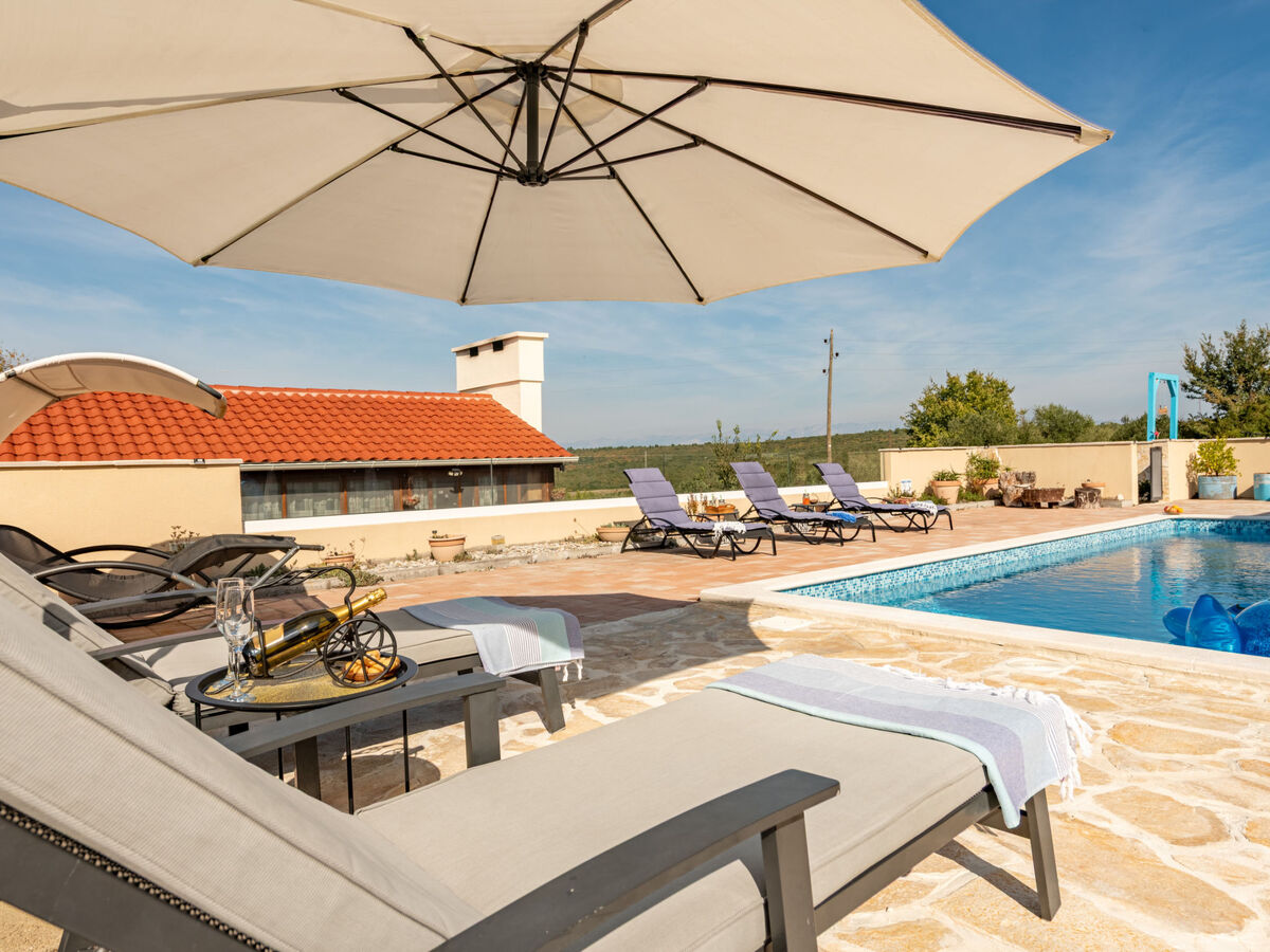 Villa Jurenda avec piscine chauffée à Debeljak - Photo 10