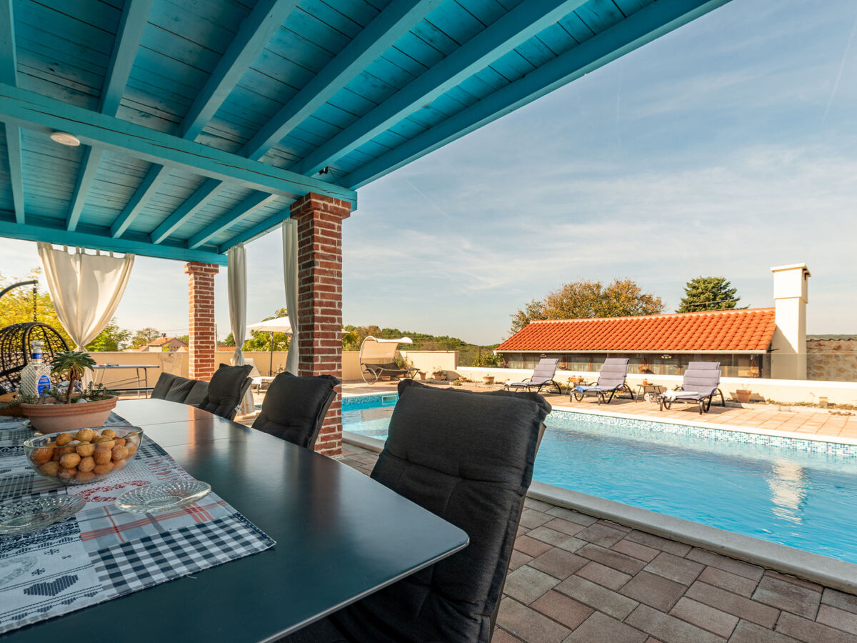 Villa Jurenda avec piscine chauffée à Debeljak - Photo 15