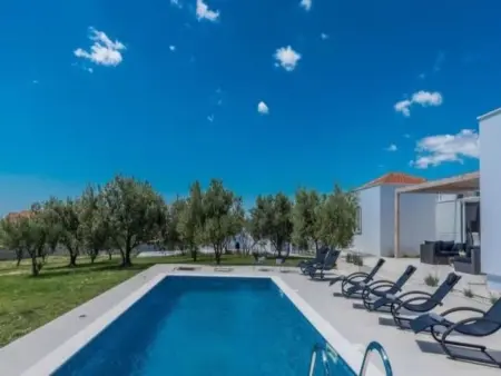 Villa 3 chambres avec piscine privée à Debeljak