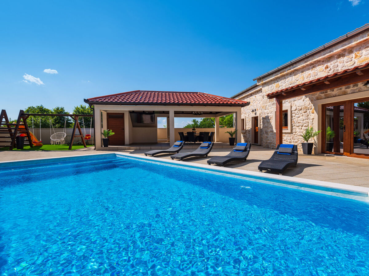 Villa Miandri, 10 pers., piscine chauffée à Debeljak - Photo 3