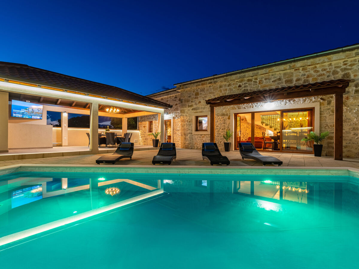 Villa Miandri, 10 pers., piscine chauffée à Debeljak - Photo 6