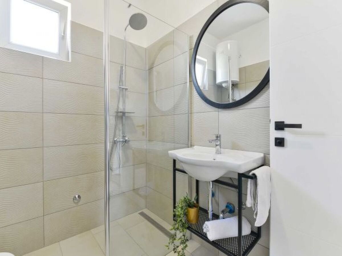 Maison 4 chambres avec piscine privée à Donje Rastane - Photo 6