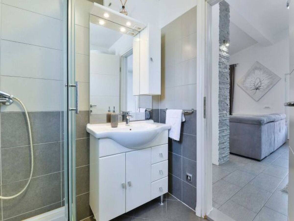 Maison 4 chambres avec piscine privée à Donje Rastane - Photo 15