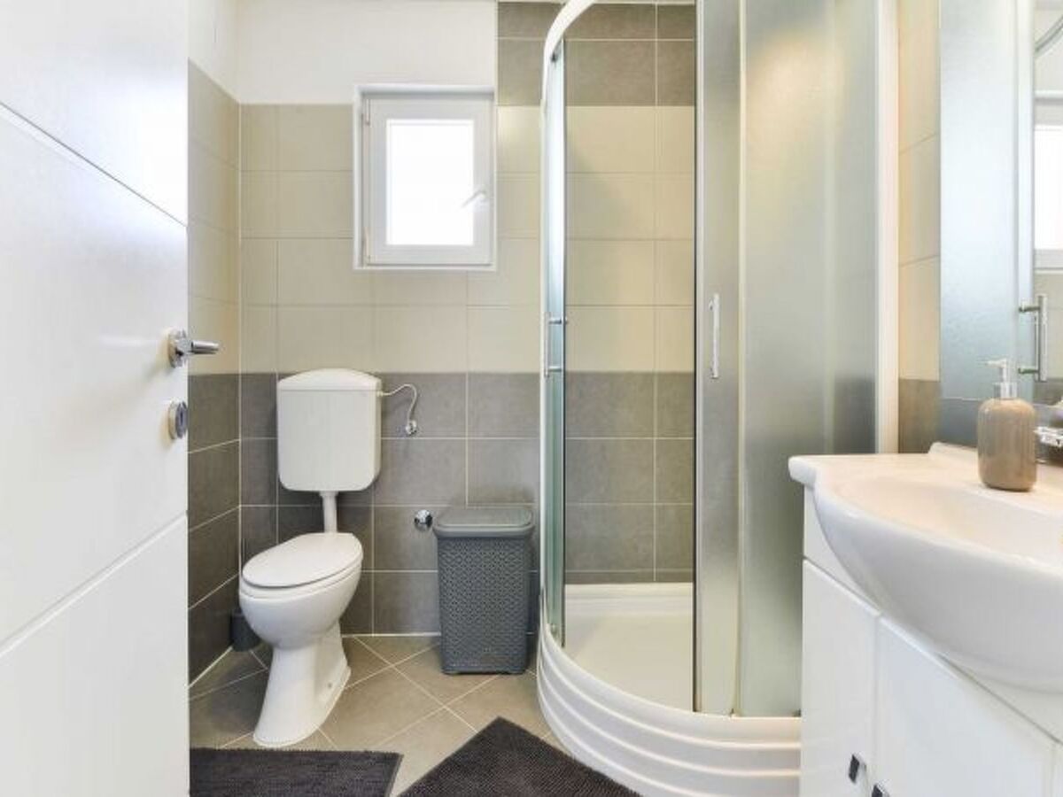 Maison 4 chambres avec piscine privée à Donje Rastane - Photo 16