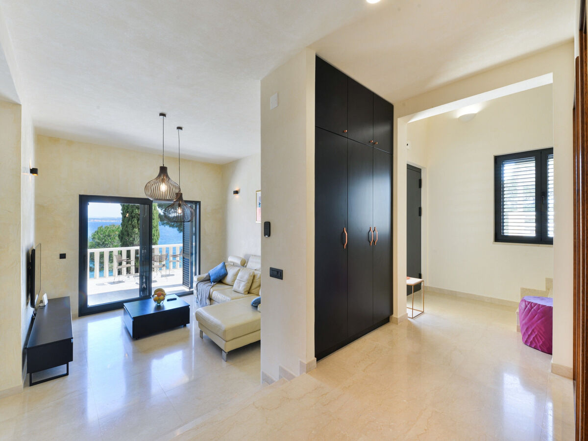 Villa Mediterranea en front de plage à Kukljica, 4 chambres - Photo 9