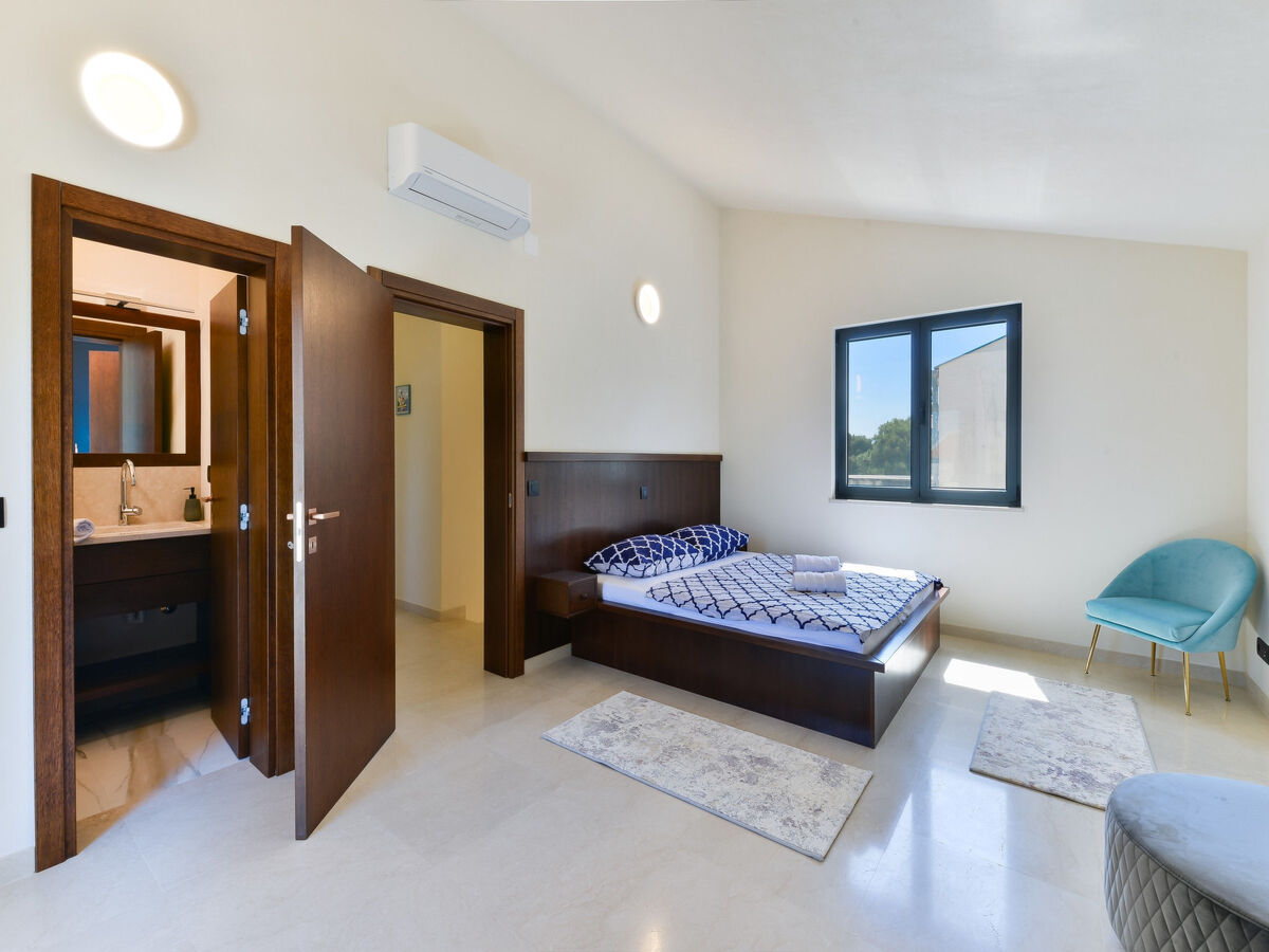 Villa Mediterranea en front de plage à Kukljica, 4 chambres - Photo 16